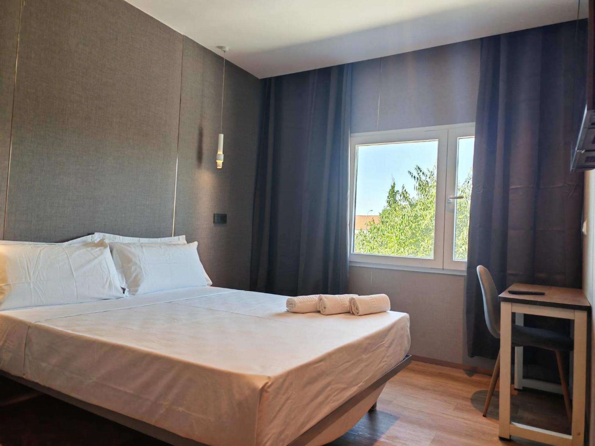Hotel Golden Alcorcon Exterior photo